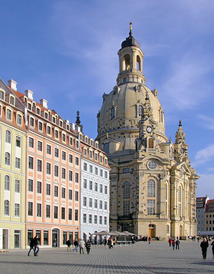 As Paris Cleans Up After The Notre Dame Fire, Here’s How Dresden Rebuilt Its Church Which The Allies Bombed In WW2 As Paris Cleans Up After The Notre Dame Fire, Here’s How Dresden Rebuilt Its Church Which The Allies Bombed In WW2