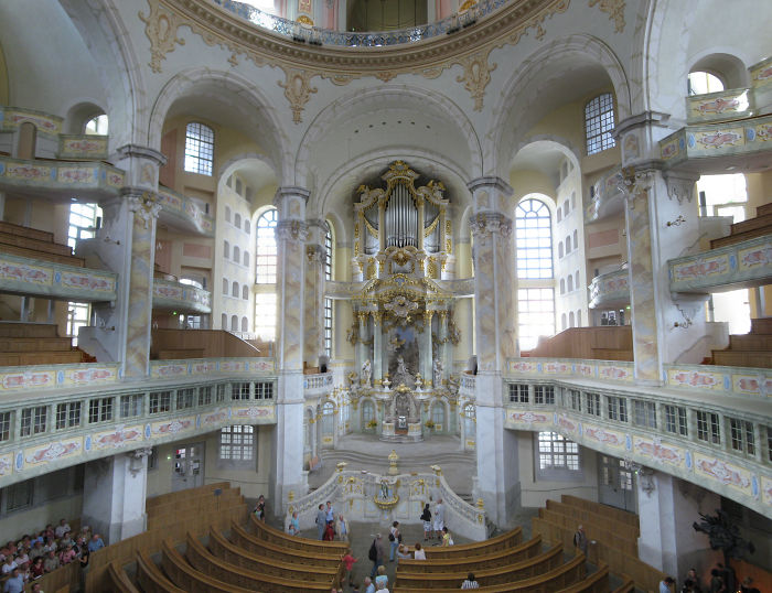 As Paris Cleans Up After The Notre Dame Fire, Here’s How Dresden Rebuilt Its Church Which The Allies Bombed In WW2 As Paris Cleans Up After The Notre Dame Fire, Here’s How Dresden Rebuilt Its Church Which The Allies Bombed In WW2