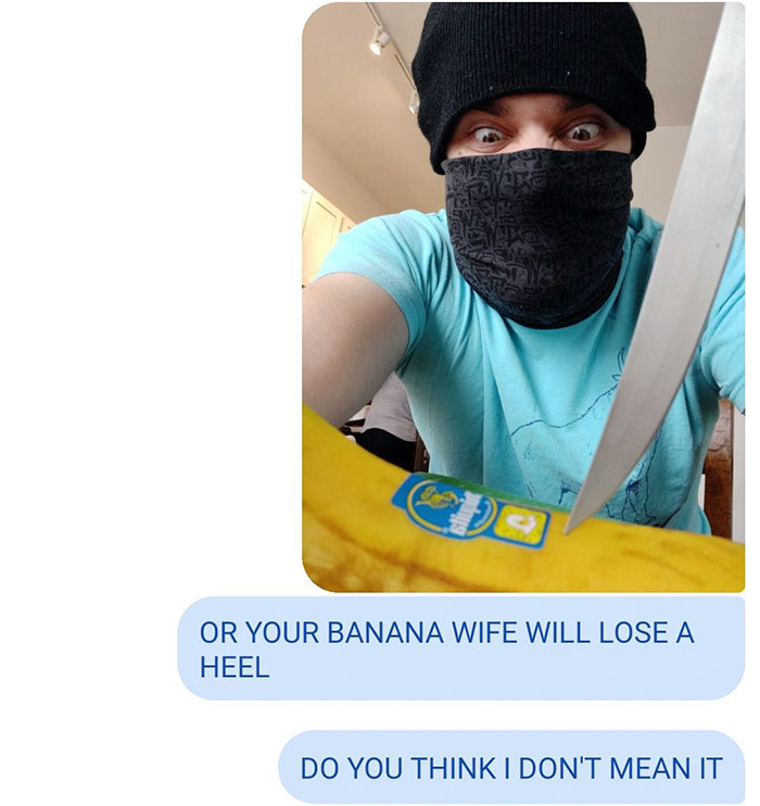 This Guy Takes A Knock-Knock Joke To The Next Level By Kidnapping Friend's Banana Family This Guy Takes A Knock-Knock Joke To The Next Level By Kidnapping Friend's Banana Family