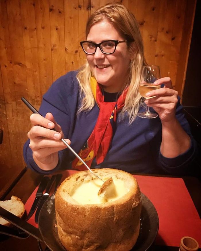 Gillette's New Ad Of A Model In A Bikini Gets Controversial Reactions Gillette's New Ad Of A Model In A Bikini Gets Controversial Reactions