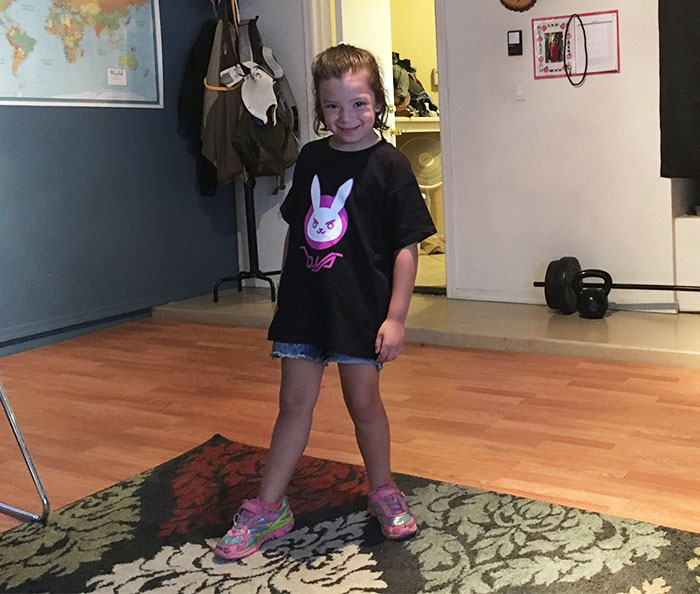 Insecure Artist Attacks Company For Recognizing Child's Fan Art And Ignoring 'Real Artists', Gets Destroyed With A One-Liner Insecure Artist Attacks Company For Recognizing Child's Fan Art And Ignoring 'Real Artists', Gets Destroyed With A One-Liner