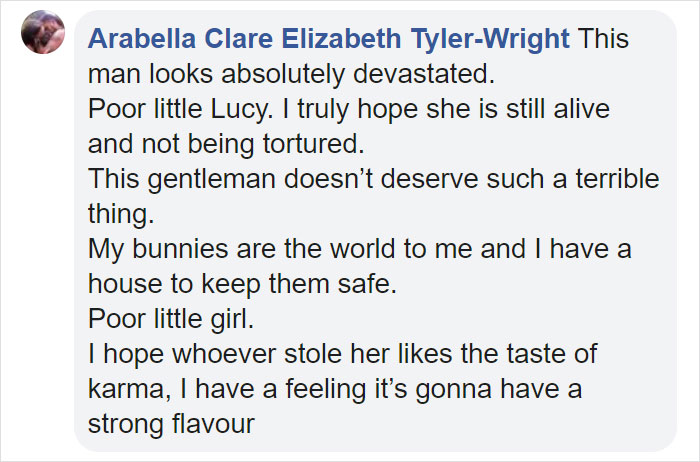 Homeless Man Asks People For Help After His Beloved Pet Rat Gets Stolen