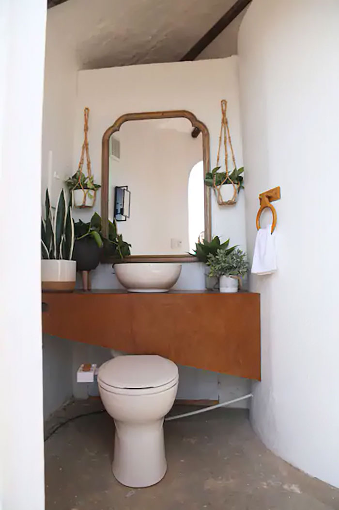 This $200 A Night Potato Airbnb Is A Dream For Potato Lovers And A Nightmare For Claustrophobics