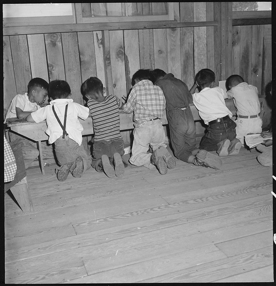 Japanese-Internment-Camp-Photos-Dorothea-Lange-