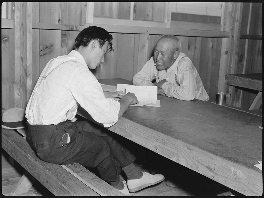 Japanese-Internment-Camp-Photos-Dorothea-Lange-