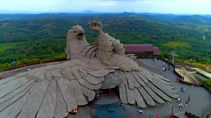 This Artist Spent 10 Years Creating Tallest Bird Sculpture In The World (200ft) This Artist Spent 10 Years Creating Tallest Bird Sculpture In The World (200ft)