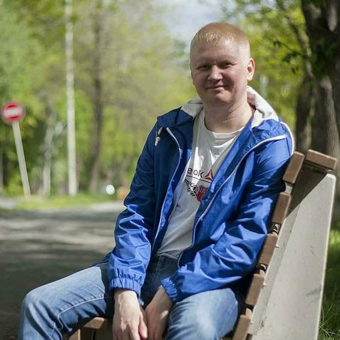 Russian Guy Renovates Apartments For Pensioners And War Veterans For Free Russian Guy Renovates Apartments For Pensioners And War Veterans For Free