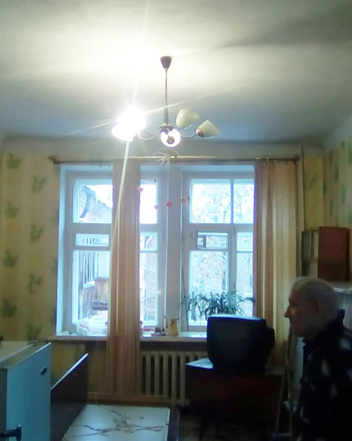 Russian Guy Renovates Apartments For Pensioners And War Veterans For Free