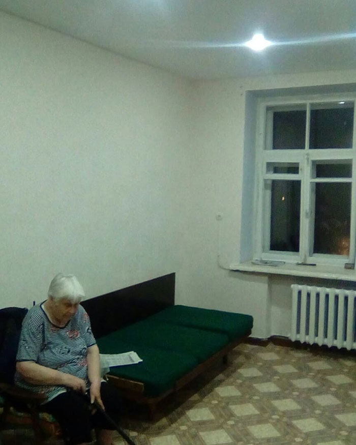 Russian Guy Renovates Apartments For Pensioners And War Veterans For Free