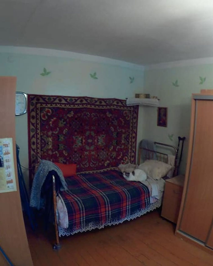 Russian Guy Renovates Apartments For Pensioners And War Veterans For Free