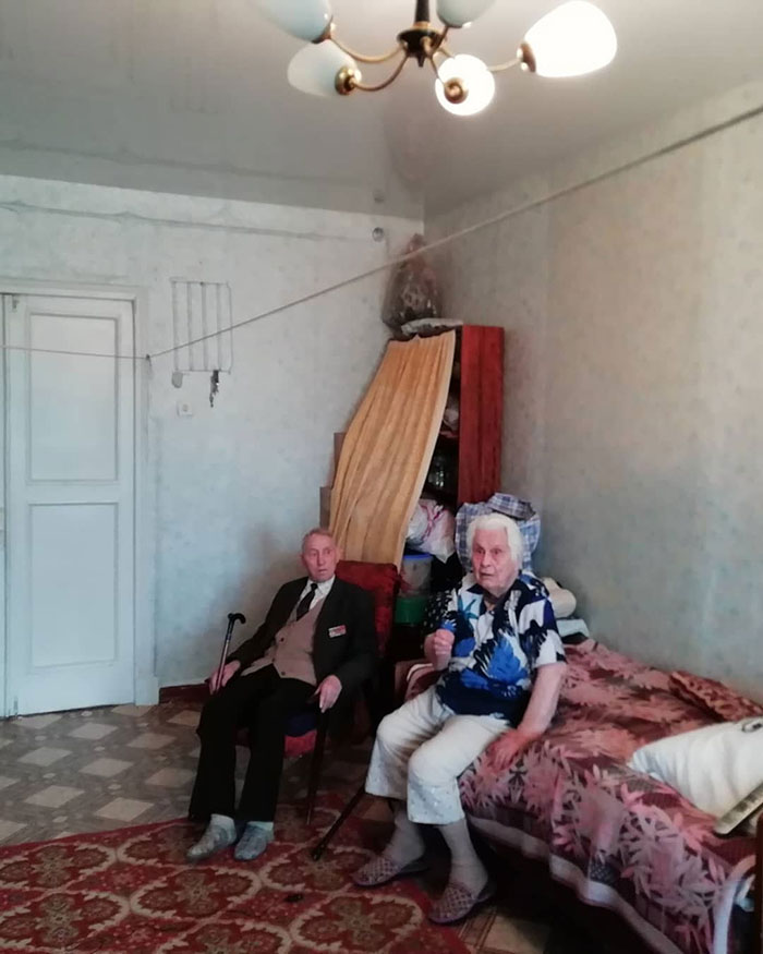 Russian Guy Renovates Apartments For Pensioners And War Veterans For Free
