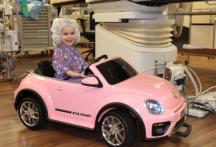 Hospital Gives Kids Mini Cars To Drive Into Surgery So They Would Be Less Stressed
