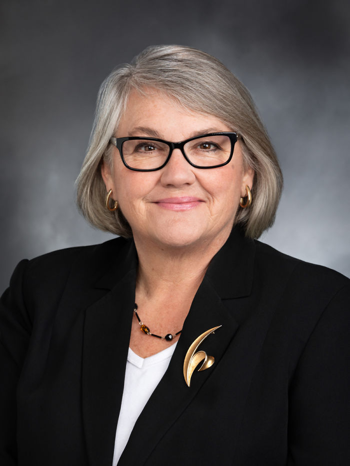 Senator Says Nurses Don’t Need Breaks As They Spend Most Of The Day Playing Cards, Nurses Respond With Sarcastic Pics