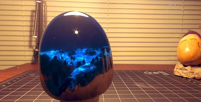 Texas Artist Uses Resin To Make Otherworldly Art (17 Pics)