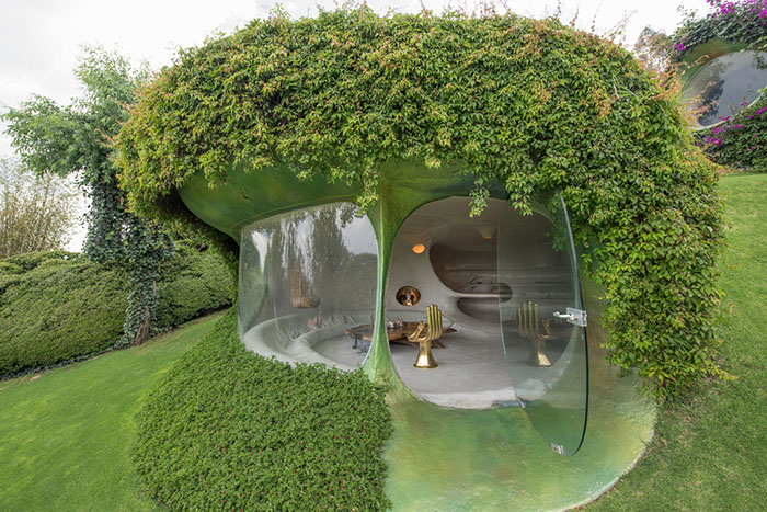 This Organic Hobbit House Is Perfectly Integrated Into Its Surroundings And Is Almost Invisible To Passers-By This Organic Hobbit House Is Perfectly Integrated Into Its Surroundings And Is Almost Invisible To Passers-By