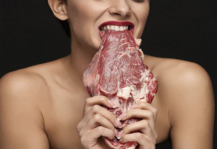 Vegan Asks People To Try Hunting Animals And Eating Them Raw In Order To See How Unnatural It Is For Humans, Gets Roasted Badly