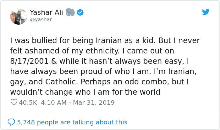 Woman Gives A Lesson On How To Treat Your Husband While He's Watching A Game, Gets Destroyed In The Comments