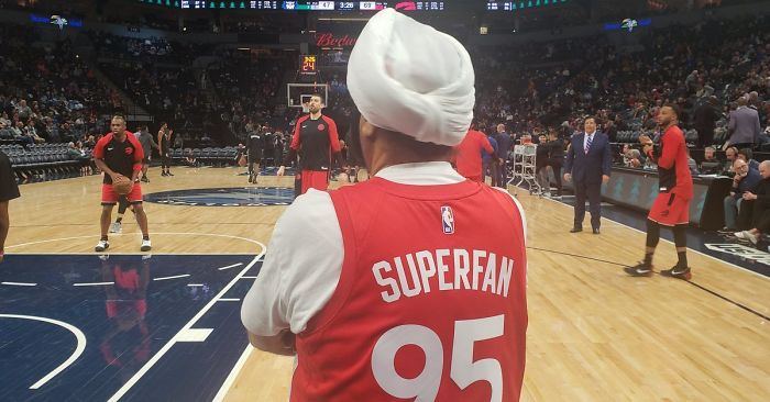 Someone Shares Wholesome Story About An Immigrant Who Is The Biggest Toronto Raptors Fan And It Goes Viral Someone Shares Wholesome Story About An Immigrant Who Is The Biggest Toronto Raptors Fan And It Goes Viral