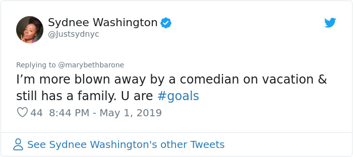 This Woman Had A Date During A Family Vacation, Gave Everyone A Leaflet To Answer Their Annoying Questions This Woman Had A Date During A Family Vacation, Gave Everyone A Leaflet To Answer Their Annoying Questions