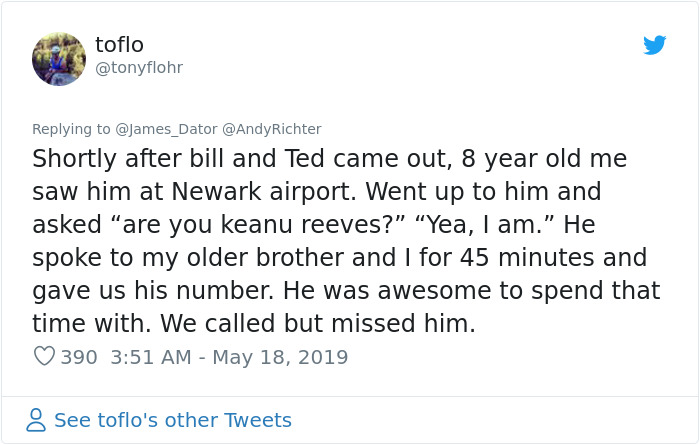 Guy Shares How Keanu Reeves Bought Ice Cream Just To Give Him An Autograph, And People Fall In Love With Him Even More Guy Shares How Keanu Reeves Bought Ice Cream Just To Give Him An Autograph, And People Fall In Love With Him Even More