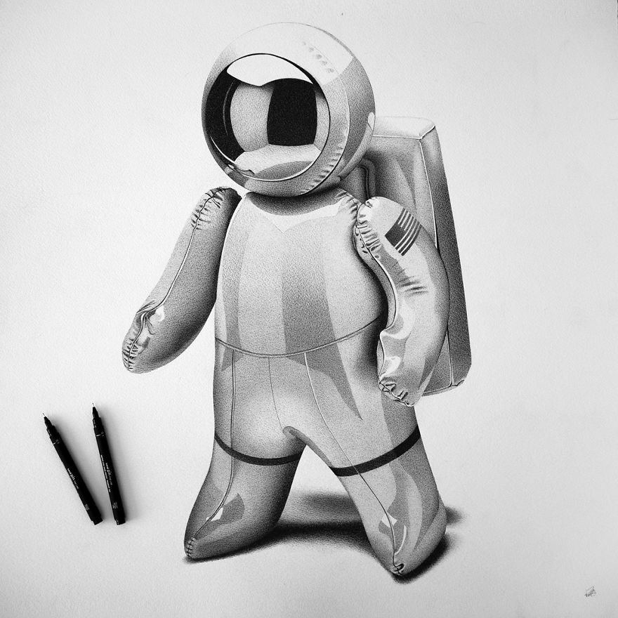 Italian Artist Makes Ultra Realistic Drawings With Pen And The Result Is Impressive