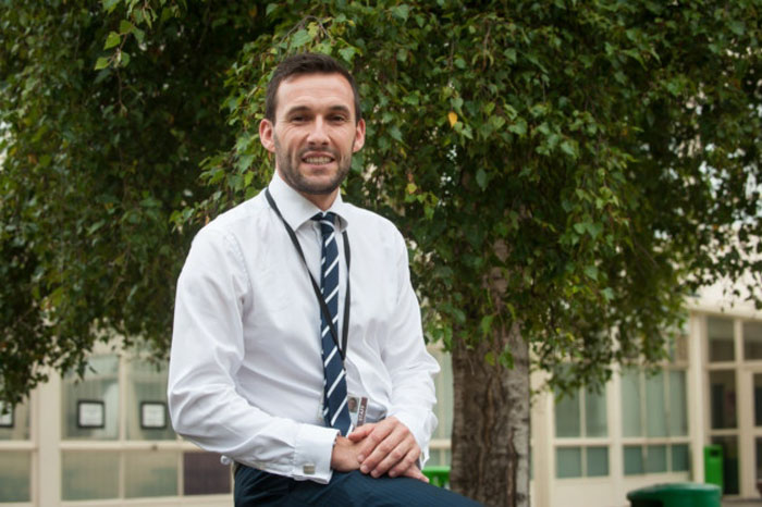 13-Years-Old Girl Gets Juice Thrown At Her Face, Punched And Even Shown A Knife By Schoolmates Only For Picking Up Litter 13-Years-Old Girl Gets Juice Thrown At Her Face, Punched And Even Shown A Knife By Schoolmates Only For Picking Up Litter