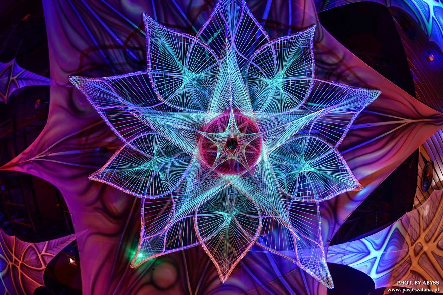 String Art S P A C E C O N C P T