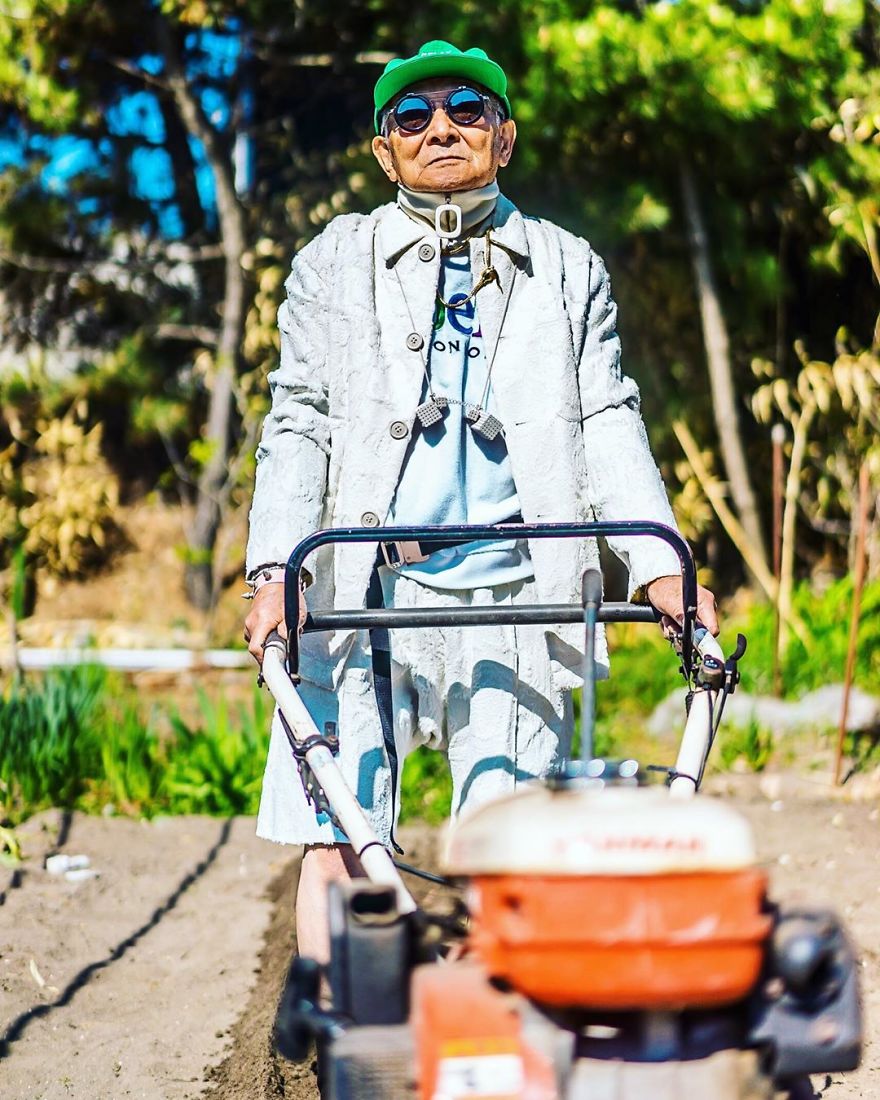 84 Year Old Grandpa Is Being Viral With His Totally Fashion Photo Shoots On Instagram