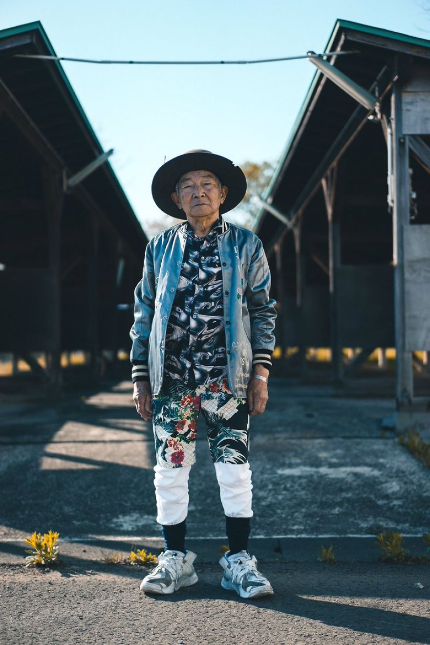 84 Year Old Grandpa Is Being Viral With His Totally Fashion Photo Shoots On Instagram