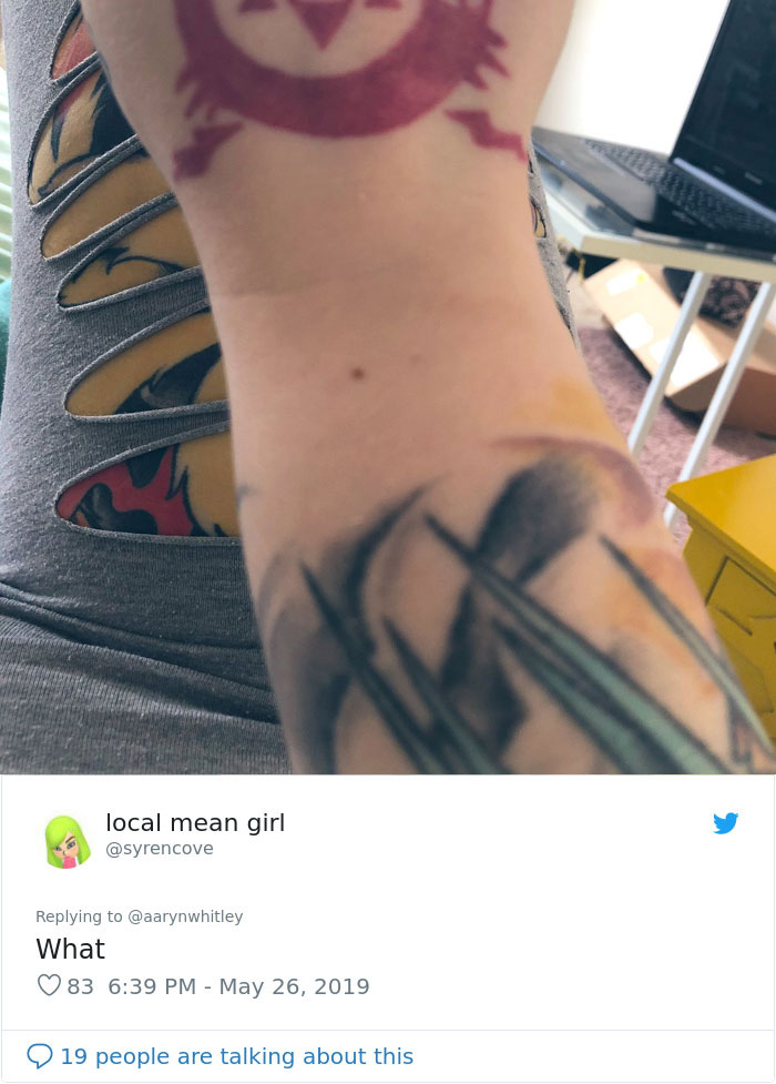 Someone Claims All Women Have A Freckle In The Middle Of Their Wrists, And People Start Freaking Out (23 Pics) Someone Claims All Women Have A Freckle In The Middle Of Their Wrists, And People Start Freaking Out (23 Pics)