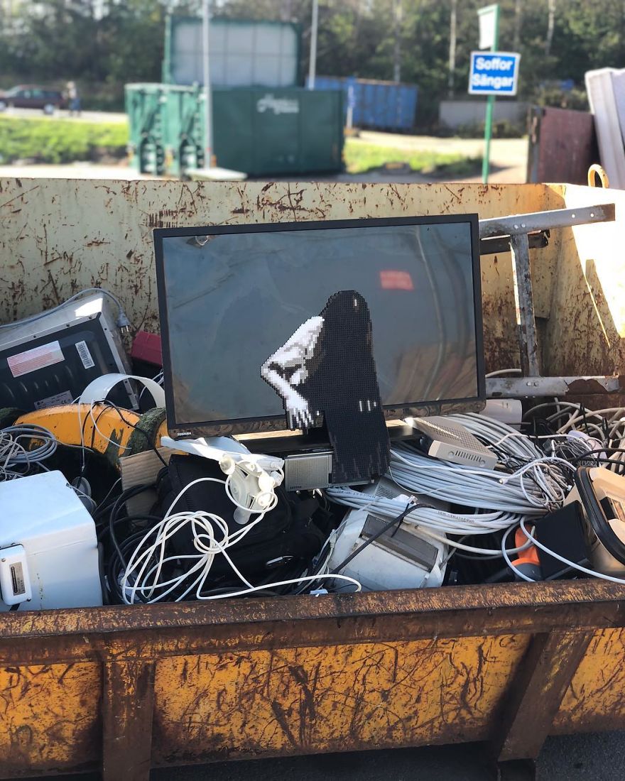 Artist Takes His Pixelated Art The Streets Of The Cities, Leaving Them Much More Fun