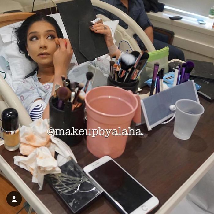 Mothers Are Applying Make Up Before Giving Birth And Not Everyone Is On Board With The Trend Mothers Are Applying Make Up Before Giving Birth And Not Everyone Is On Board With The Trend