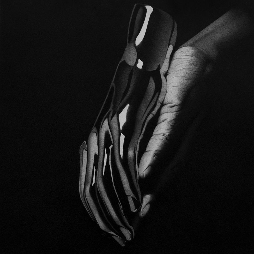 Italian Artist Makes Ultra Realistic Drawings With Pen And The Result Is Impressive