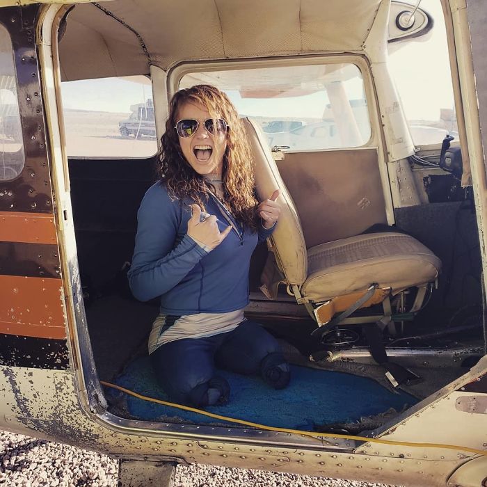 This Woman Lost Both Of Her Legs But Not Her Dark Sense Of Humor, Shows It Off On Tinder