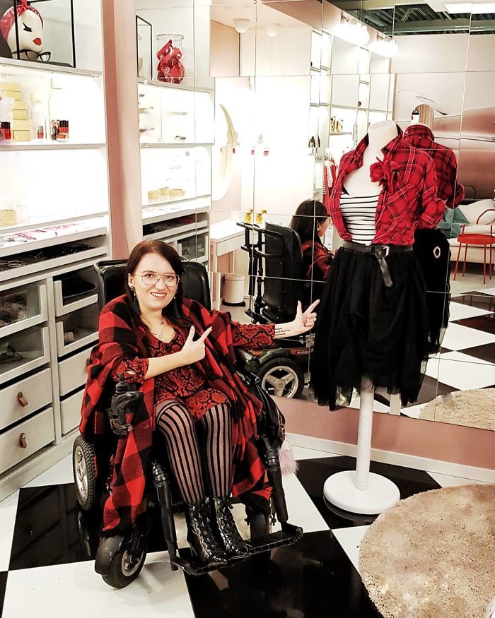 I Am A So-Called “Non-Service Person”, But That Does Not Get In The Way Of Living My Life To The Fullest (34 Pics) I Am A So-Called “Non-Service Person”, But That Does Not Get In The Way Of Living My Life To The Fullest (34 Pics)