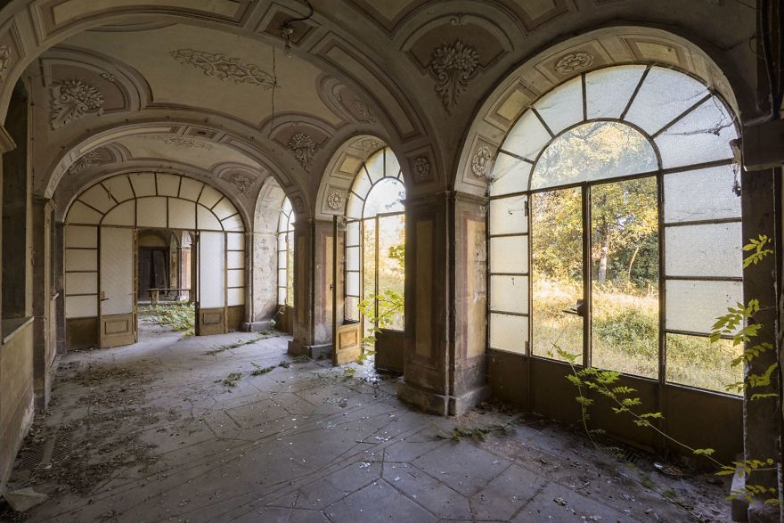 I Found Places Where Nature Mixes With Human's Built Environment In Europe