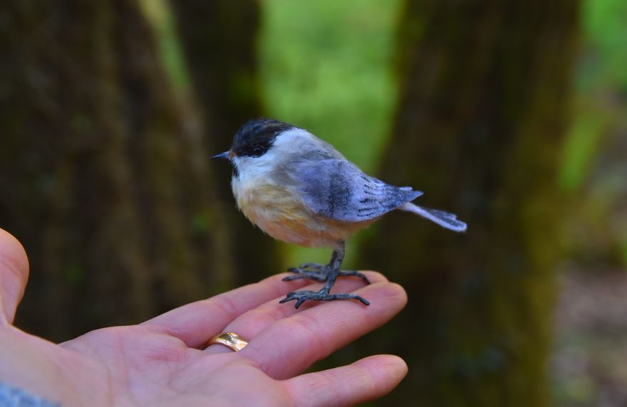 Inspired By Nature, I Upcycle Faux Fur Fabric By Sewing It Into Realistic-Looking Animals