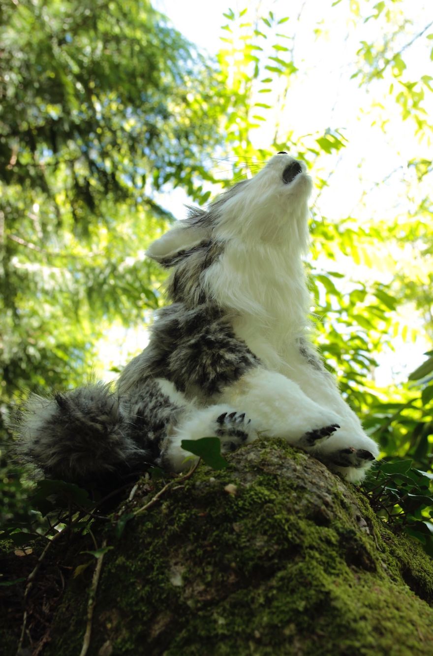 Inspired By Nature, I Upcycle Faux Fur Fabric By Sewing It Into Realistic-Looking Animals