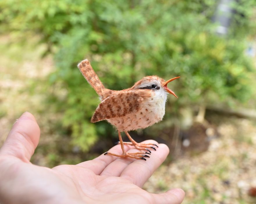 Inspired By Nature, I Upcycle Faux Fur Fabric By Sewing It Into Realistic-Looking Animals