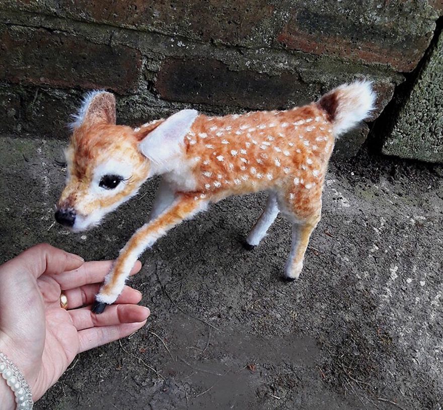 Inspired By Nature, I Upcycle Faux Fur Fabric By Sewing It Into Realistic-Looking Animals