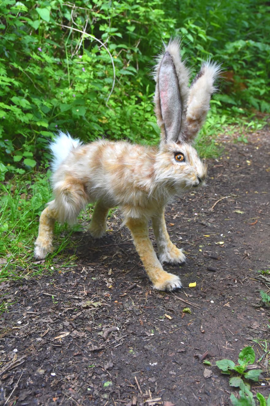 Inspired By Nature, I Upcycle Faux Fur Fabric By Sewing It Into Realistic-Looking Animals