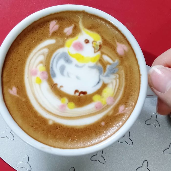 Japanese Uses His Passion For Birds And Creates Incredible Designs In Coffee