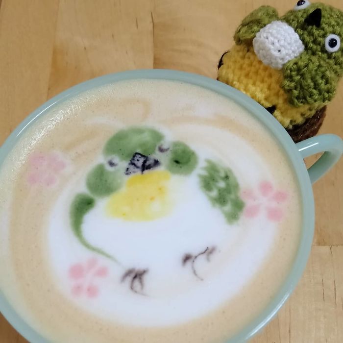 Japanese Uses His Passion For Birds And Creates Incredible Designs In Coffee