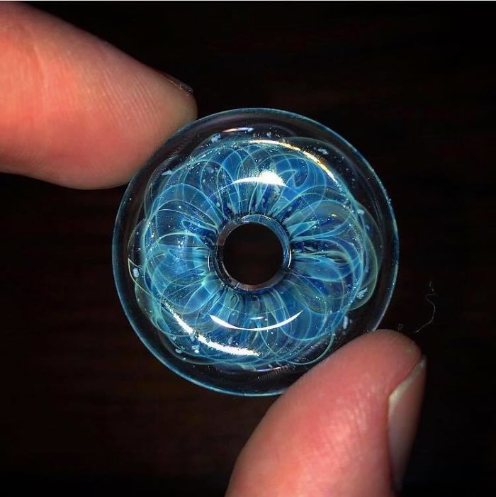 Company Turns Ashes Of People's Beloved Pets Into Glass Replica Paws That Will Serve As A Memorial Forever Company Turns Ashes Of People's Beloved Pets Into Glass Replica Paws That Will Serve As A Memorial Forever