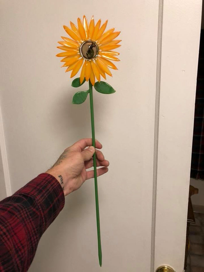 Company Turns Ashes Of People's Beloved Pets Into Glass Replica Paws That Will Serve As A Memorial Forever Company Turns Ashes Of People's Beloved Pets Into Glass Replica Paws That Will Serve As A Memorial Forever