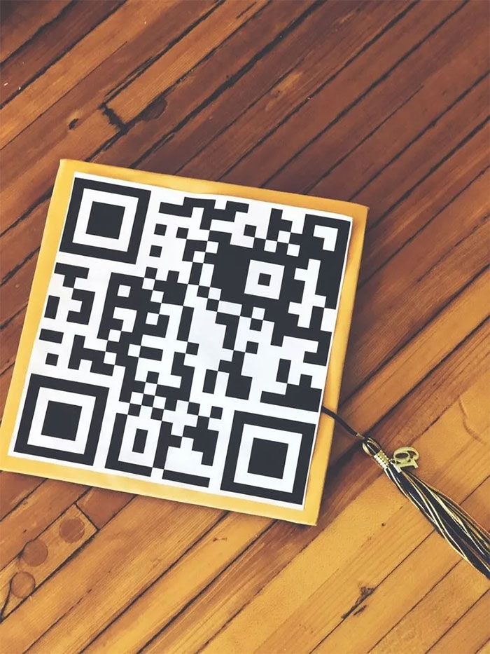 Teen Lists School Shooting Victims Since 1999 On Her Graduation Cap Teen Lists School Shooting Victims Since 1999 On Her Graduation Cap