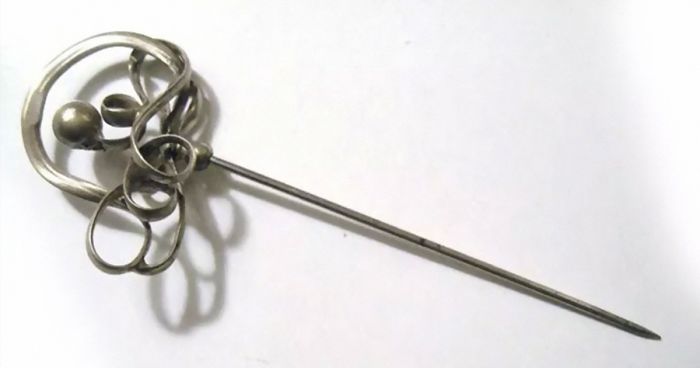 20th-Century Women Protected Themselves From Sexual Predators With Hatpins And Men Tried To Ban Them