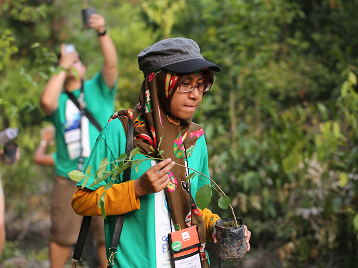 After A New Law, Students In Philippines Need To Plant 10 Trees To Graduate And It'll Result In 525 Million New Trees In One Generation After A New Law, Students In Philippines Need To Plant 10 Trees To Graduate And It'll Result In 525 Million New Trees In One Generation