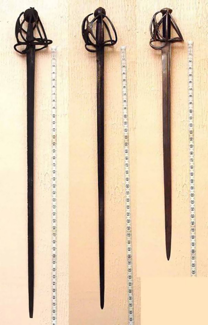 Someone Illustrates Why Stairs In Castles Were Spiral And Why Left-Handed Knights Were Physically Unable To Joust