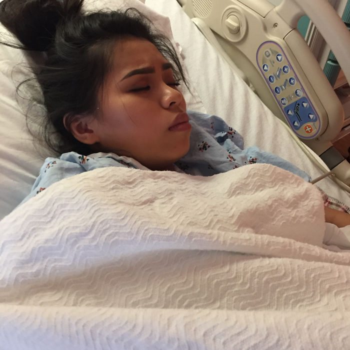 Mothers Are Applying Make Up Before Giving Birth And Not Everyone Is On Board With The Trend Mothers Are Applying Make Up Before Giving Birth And Not Everyone Is On Board With The Trend